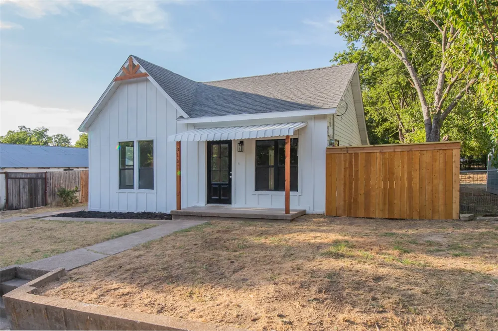 311 Throckmorton Weatherford, TX 76086