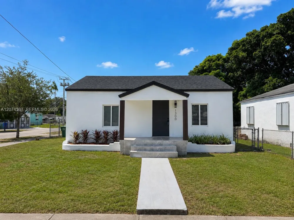 1300 NW 42nd St Miami, FL 33142