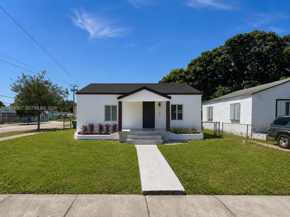 1300 NW 42nd St Miami, FL 33142