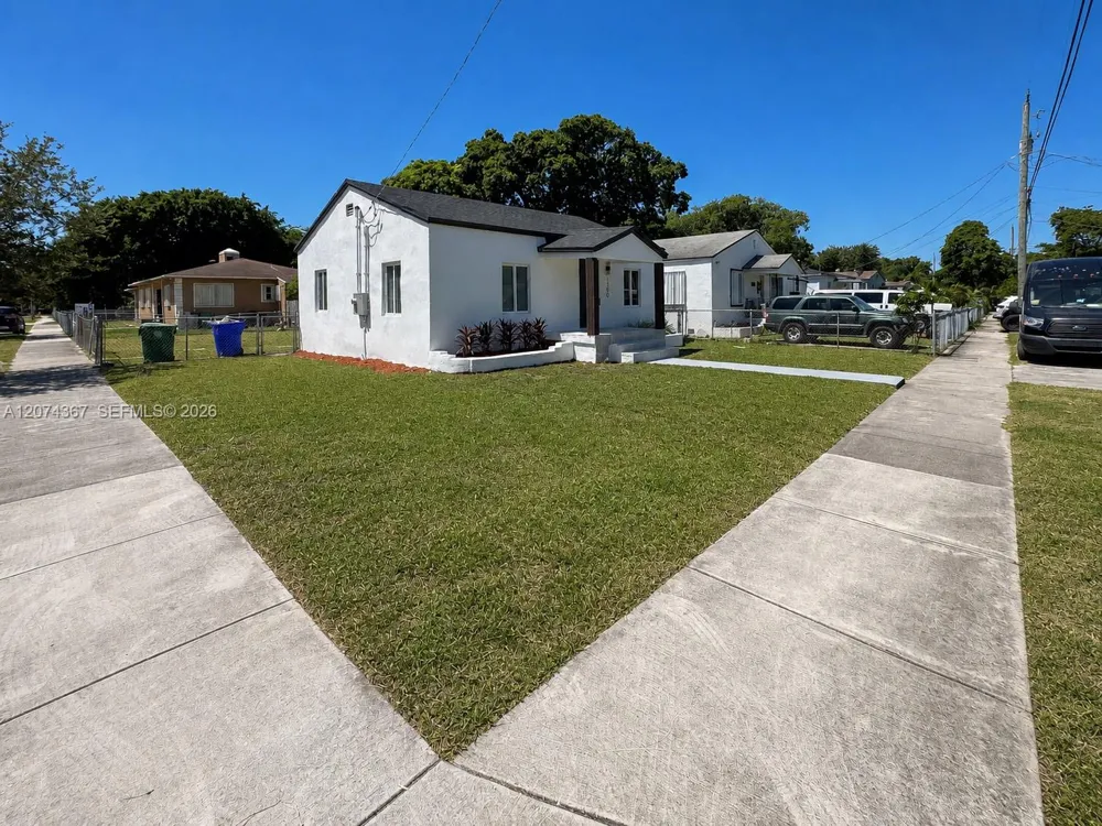 1300 NW 42nd St Miami, FL 33142