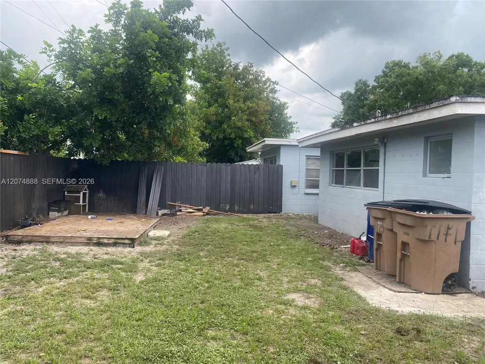 1111 VINEYARD ST #- Lehigh Acres, FL 33936
