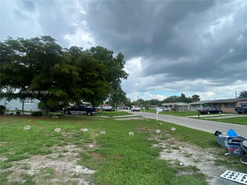 1111 VINEYARD ST #- Lehigh Acres, FL 33936