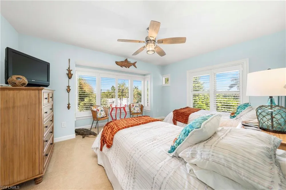 408 Bella Vista Way E Sanibel, FL 33957