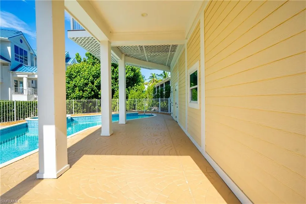 408 Bella Vista Way E Sanibel, FL 33957