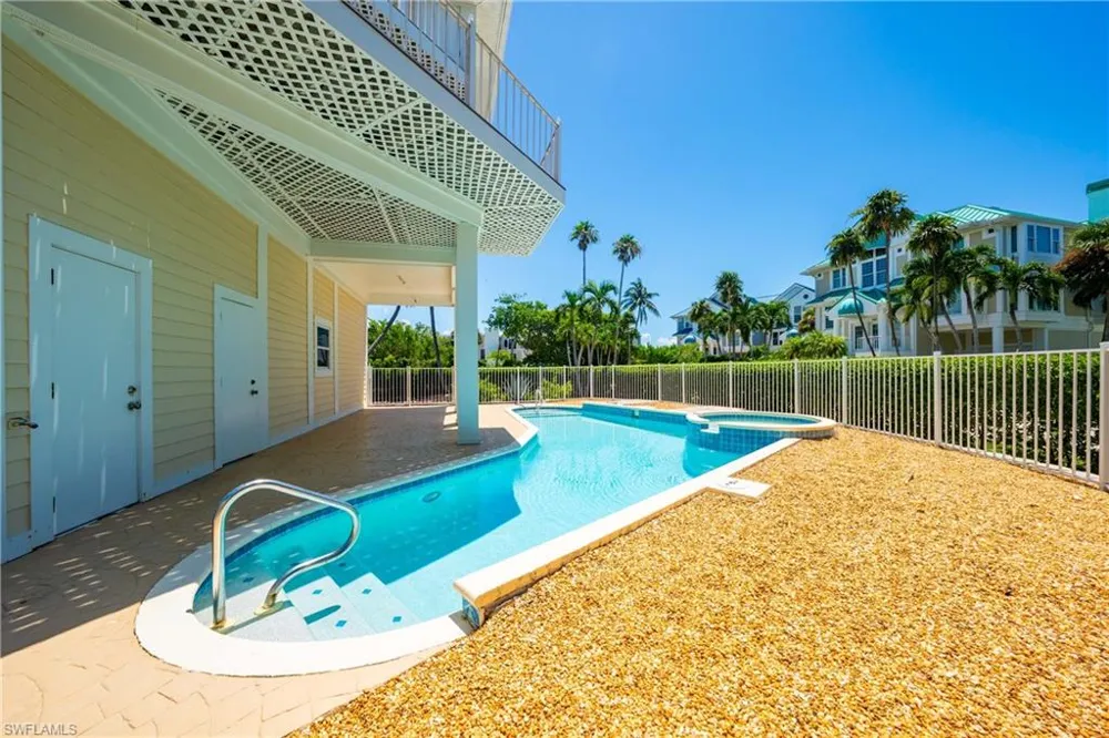 408 Bella Vista Way E Sanibel, FL 33957
