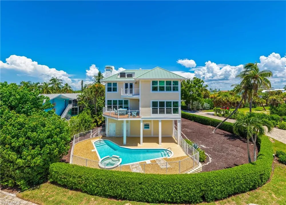 408 Bella Vista Way E Sanibel, FL 33957