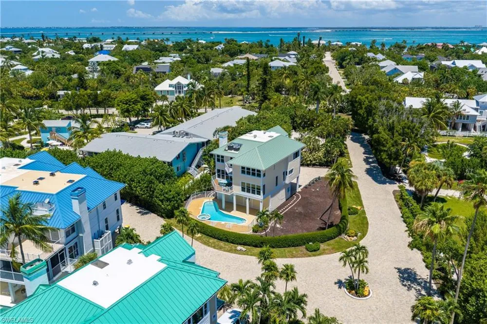 408 Bella Vista Way E Sanibel, FL 33957