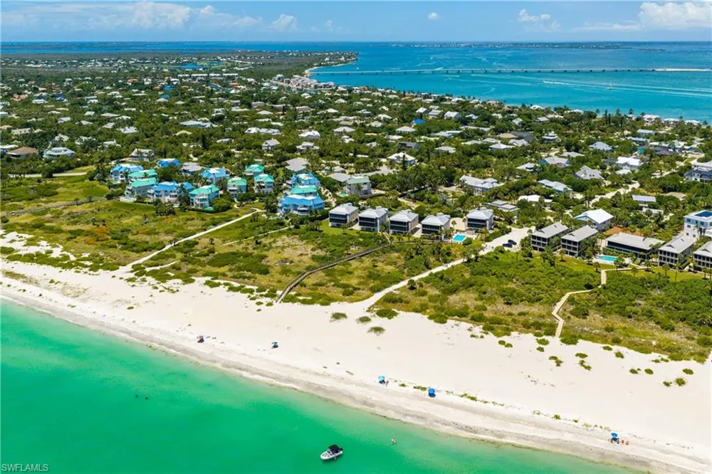 408 Bella Vista Way E Sanibel, FL 33957