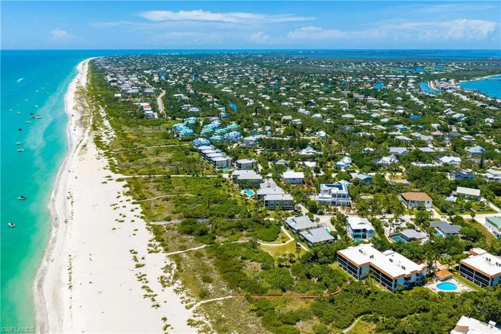 408 Bella Vista Way E Sanibel, FL 33957