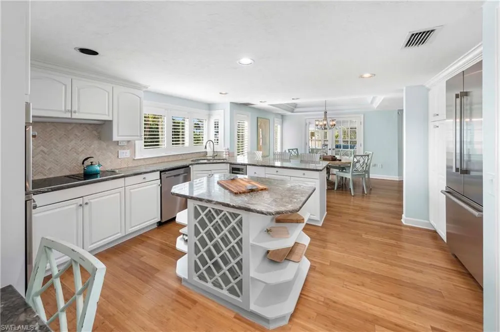 408 Bella Vista Way E Sanibel, FL 33957