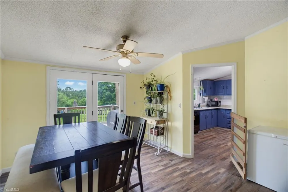 1352 Gravitte Road Pilot Mountain, NC 27041