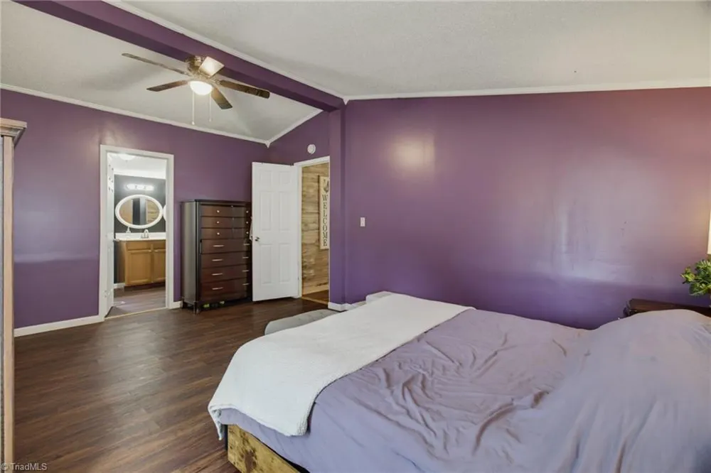 1352 Gravitte Road Pilot Mountain, NC 27041