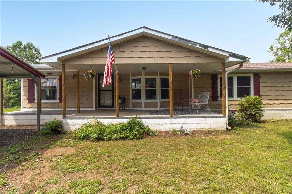 1352 Gravitte Road Pilot Mountain, NC 27041