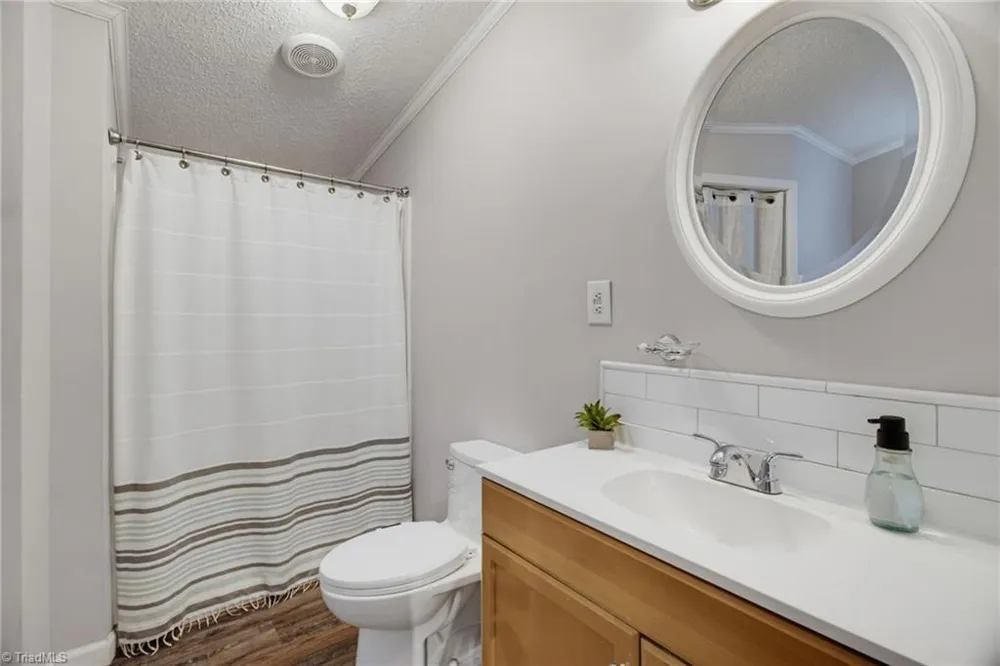 1352 Gravitte Road Pilot Mountain, NC 27041