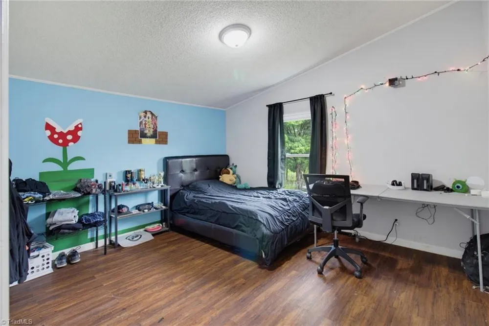 1352 Gravitte Road Pilot Mountain, NC 27041
