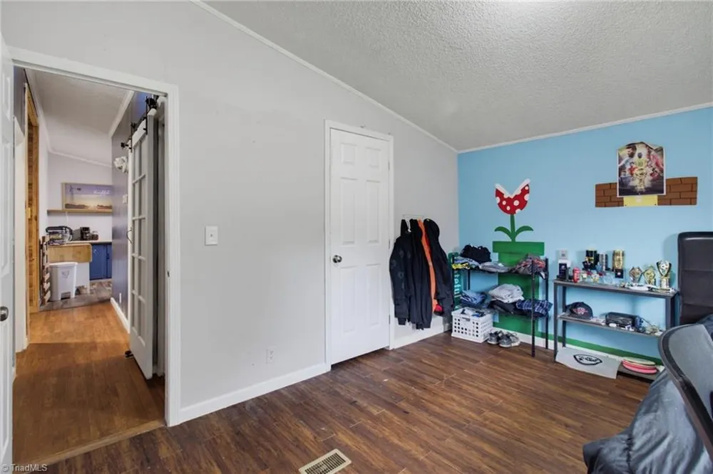 1352 Gravitte Road Pilot Mountain, NC 27041
