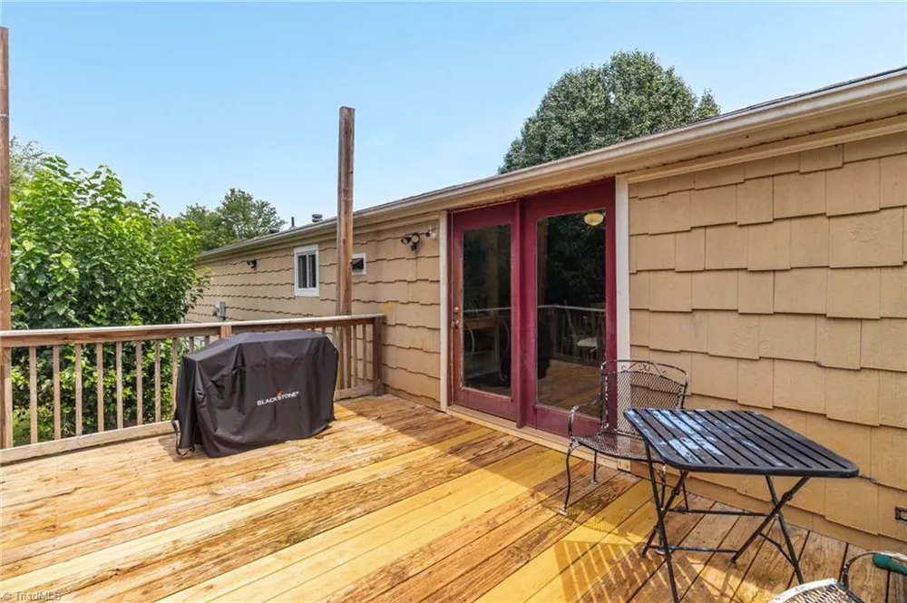 1352 Gravitte Road Pilot Mountain, NC 27041