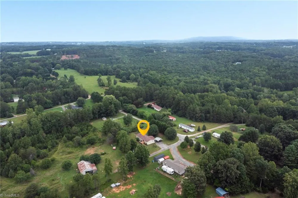 1352 Gravitte Road Pilot Mountain, NC 27041