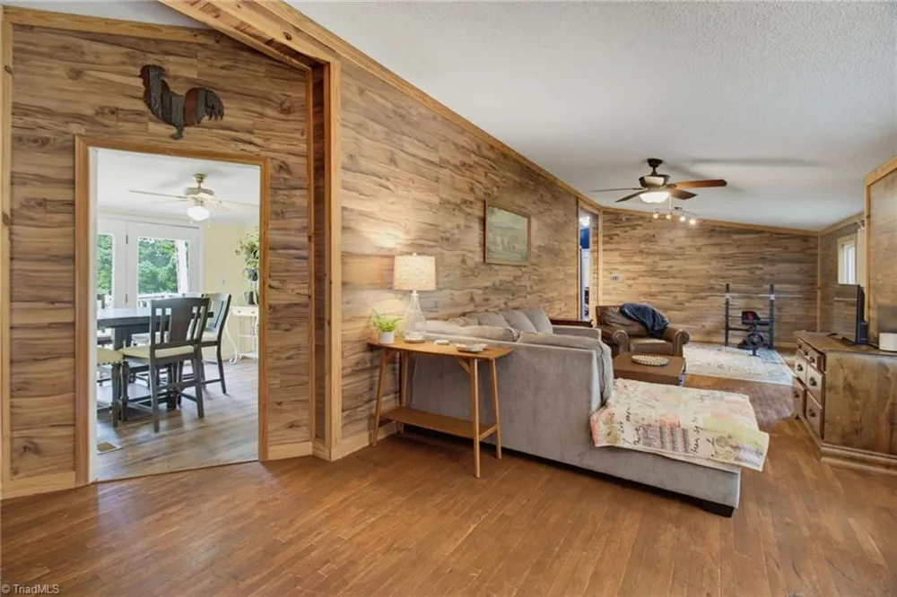 1352 Gravitte Road Pilot Mountain, NC 27041