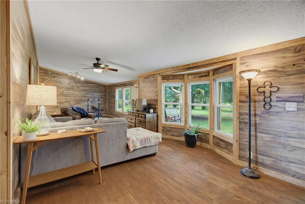 1352 Gravitte Road Pilot Mountain, NC 27041