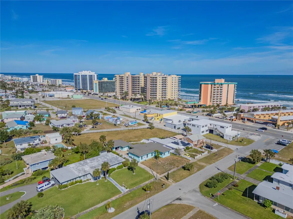 135 PARK AVENUE Daytona Beach, FL 32118