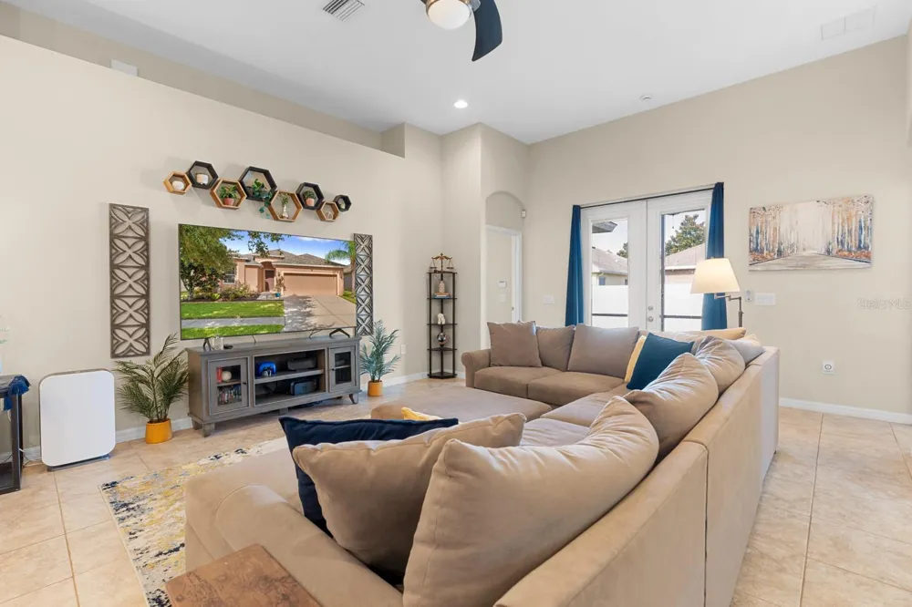 12009 RAMBLING STREAM Riverview, FL 33569