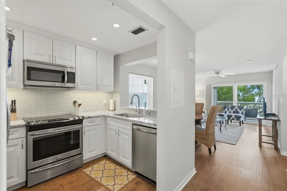 6817 STONES THROW CIRCLE #17208 St Petersburg, FL 33710
