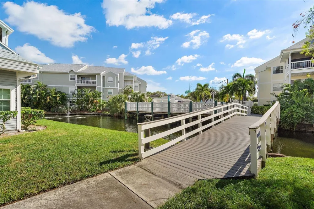 6817 STONES THROW CIRCLE #17208 St Petersburg, FL 33710