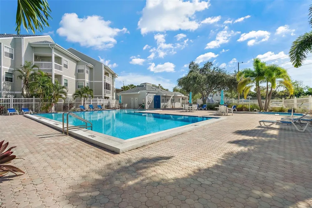 6817 STONES THROW CIRCLE #17208 St Petersburg, FL 33710