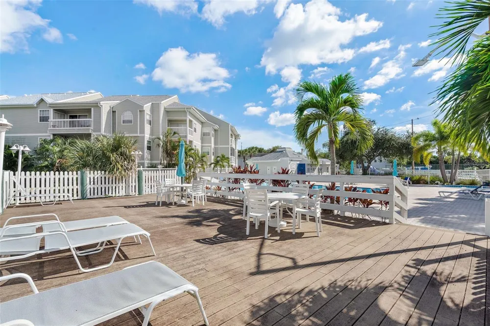 6817 STONES THROW CIRCLE #17208 St Petersburg, FL 33710