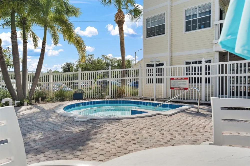 6817 STONES THROW CIRCLE #17208 St Petersburg, FL 33710