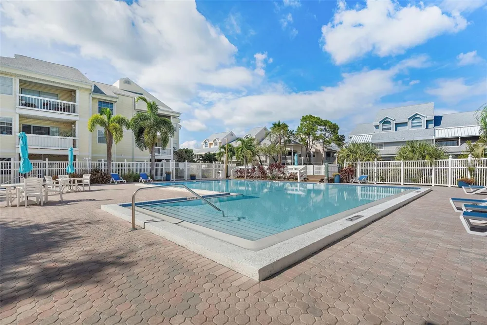 6817 STONES THROW CIRCLE #17208 St Petersburg, FL 33710