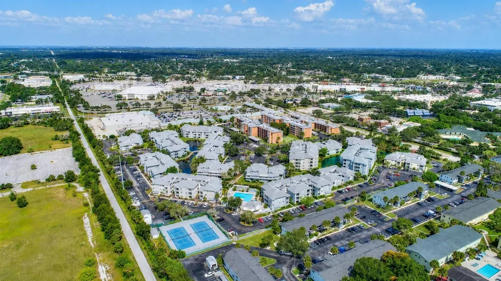6817 STONES THROW CIRCLE #17208 St Petersburg, FL 33710