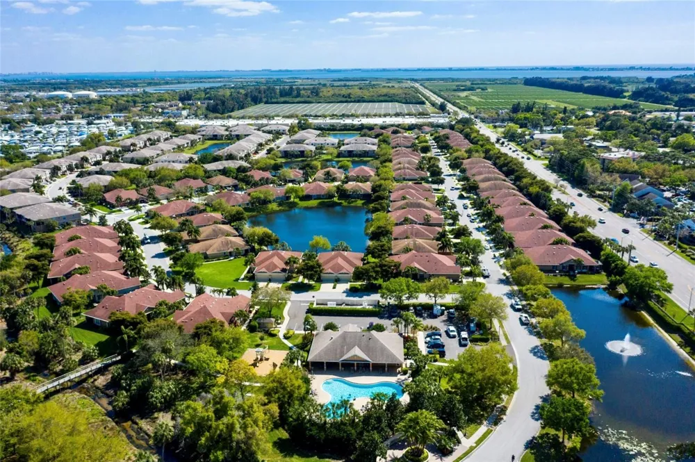 4220 OVERTURE CIRCLE #4222 Bradenton, FL 34209