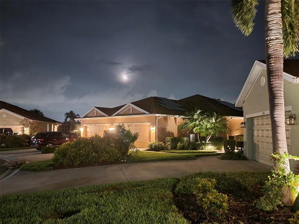 4220 OVERTURE CIRCLE #4222 Bradenton, FL 34209