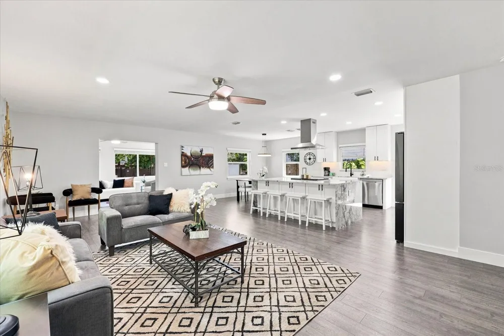 135 24TH AVENUE SE St Petersburg, FL 33705