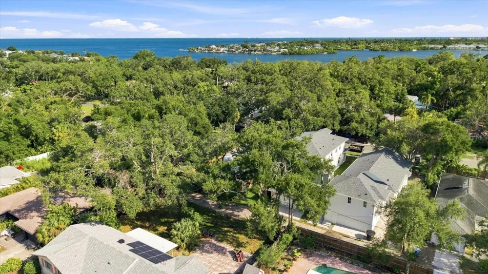 135 24TH AVENUE SE St Petersburg, FL 33705