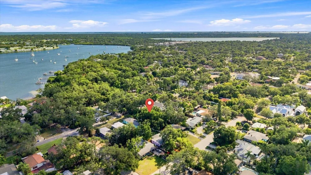 135 24TH AVENUE SE St Petersburg, FL 33705