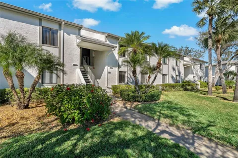 122 E CYPRESS COURT #122