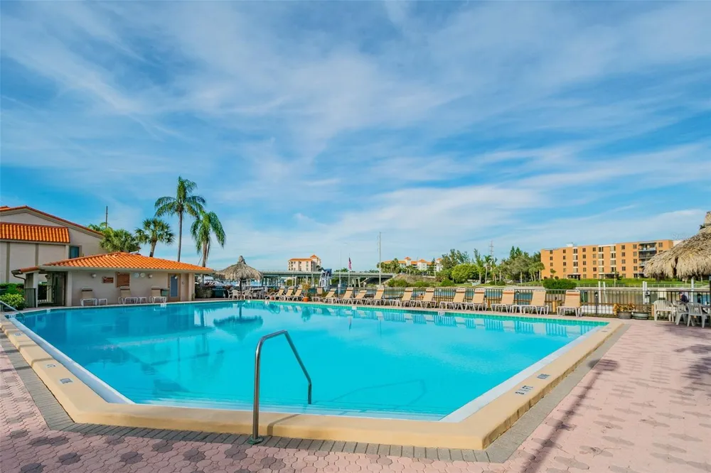 4800 BRITTANY DRIVE S #102 St Petersburg, FL 33715