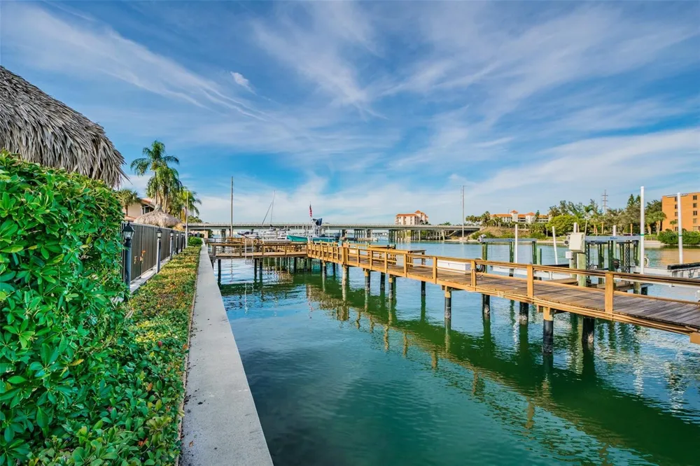 4800 BRITTANY DRIVE S #102 St Petersburg, FL 33715