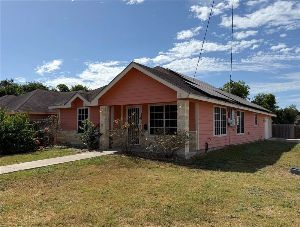 400 Hobbs Avenue Alice, TX 78332