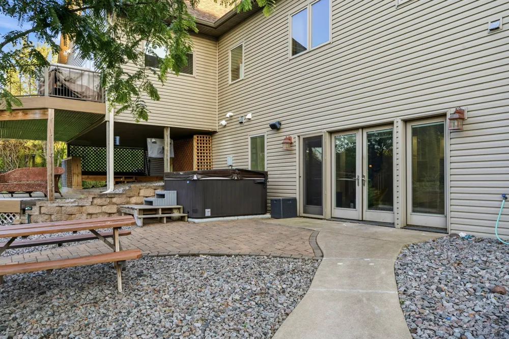 11152 274th Avenue NW Zimmerman, MN 55398