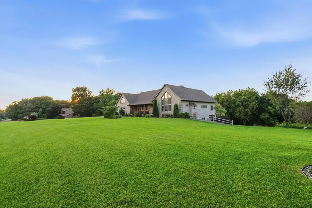 11152 274th Avenue NW Zimmerman, MN 55398