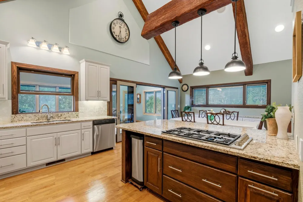 11152 274th Avenue NW Zimmerman, MN 55398