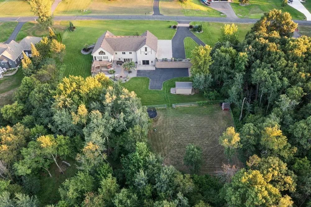 11152 274th Avenue NW Zimmerman, MN 55398