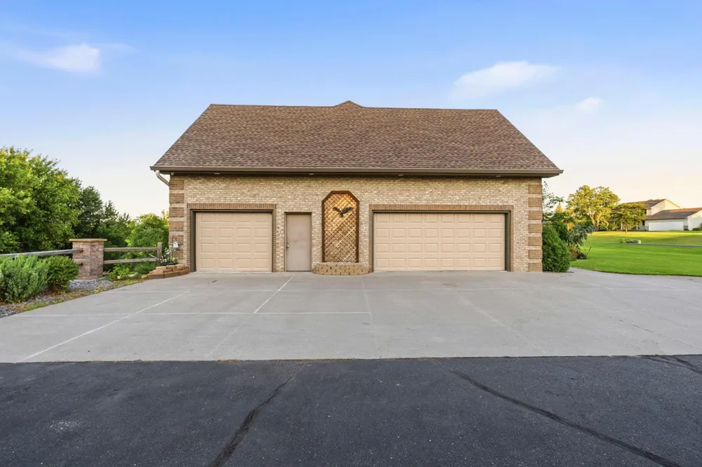 11152 274th Avenue NW Zimmerman, MN 55398