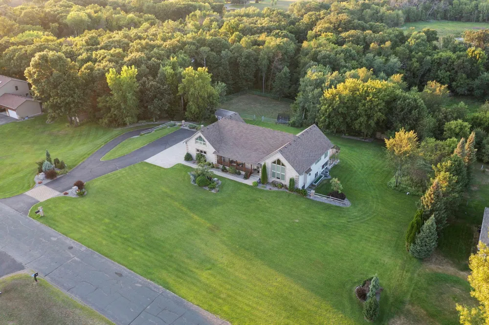11152 274th Avenue NW Zimmerman, MN 55398
