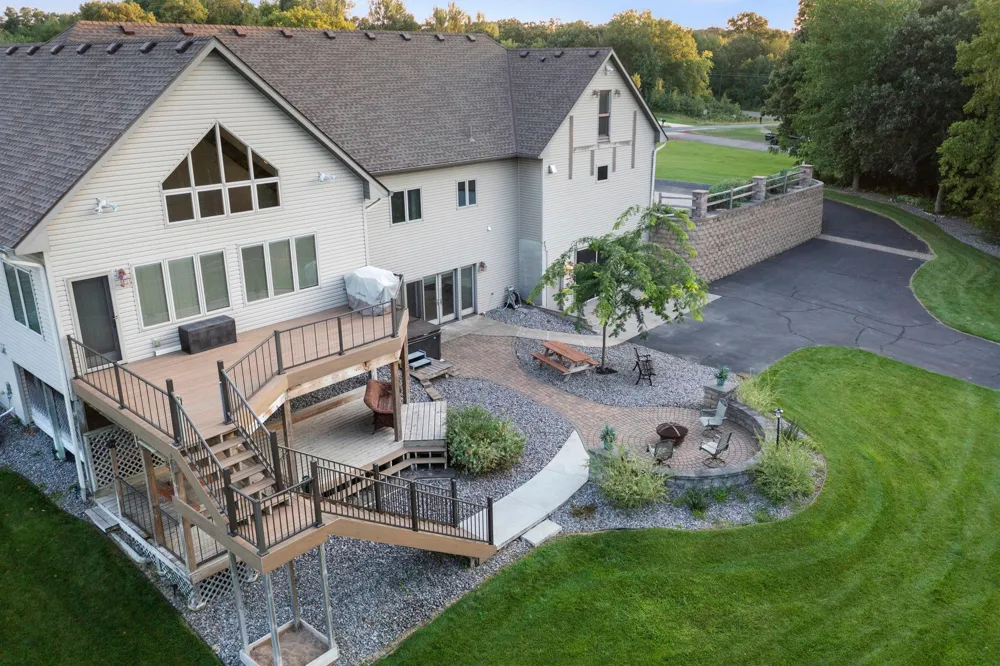 11152 274th Avenue NW Zimmerman, MN 55398