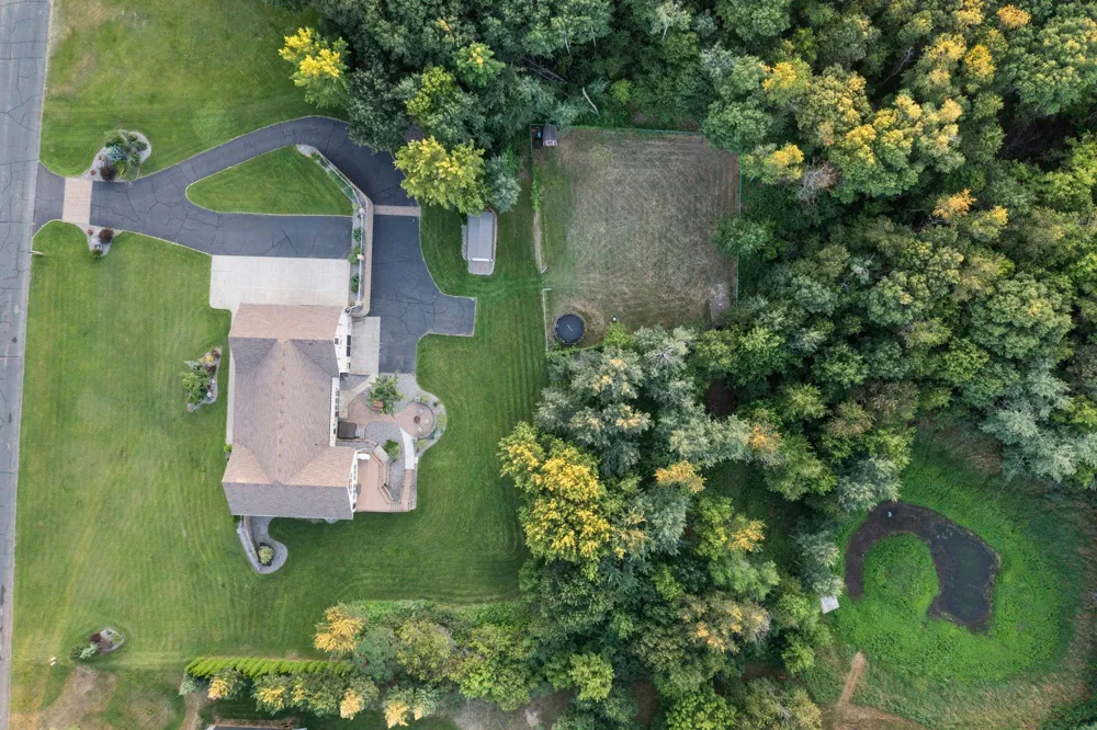 11152 274th Avenue NW Zimmerman, MN 55398